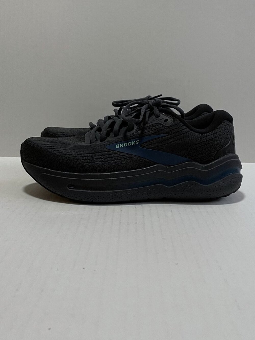 Brooks Ghost Max 2 Running Shoes Men's Sz 8 D Med Black Blue 110431 1D 081
